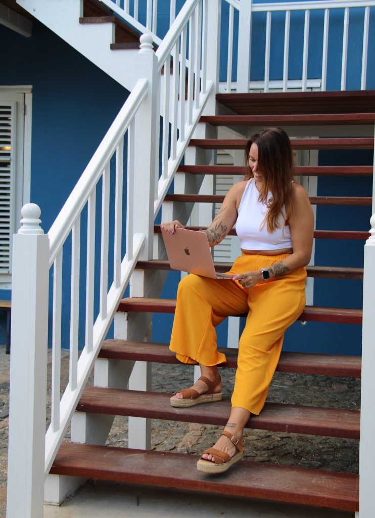 Een va die haar virtueel assistent diensten beschrijft